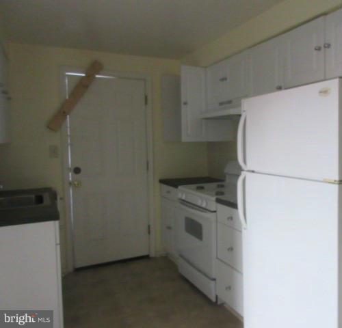 5231 Cedgate Road Baltimore, MD 21206 - Photo 7 of 15 Kitchen