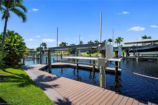 $4,600 | 5024 Southwest 8th Place, Cape Coral, FL 33914