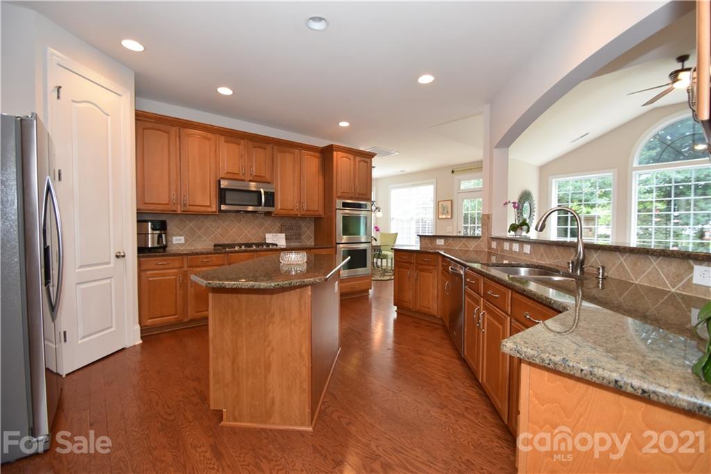 6715 Springs Mill Road Charlotte, NC 28277 - Photo 21 of 47 Gallery Image 21