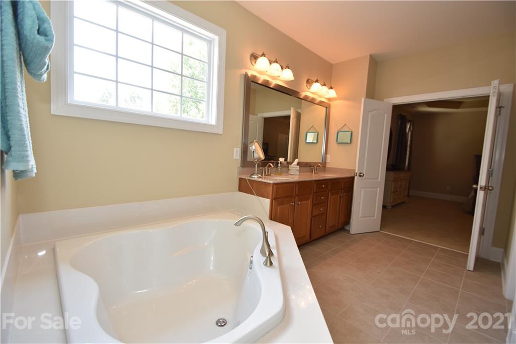 6715 Springs Mill Road Charlotte, NC 28277 - Photo 38 of 47 Gallery Image 38