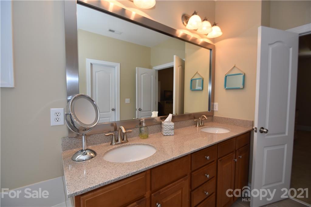 6715 Springs Mill Road Charlotte, NC 28277 - Photo 39 of 47 Gallery Image 39