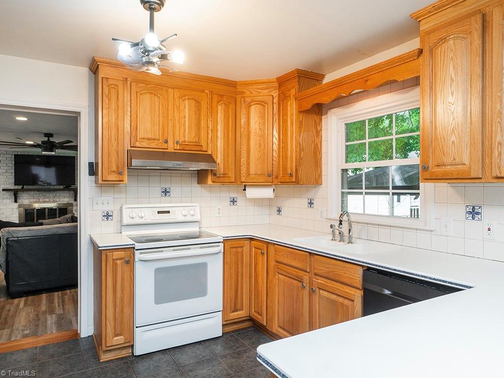 1311 Fleming Road Greensboro, NC 27410 - Photo 7 of 50