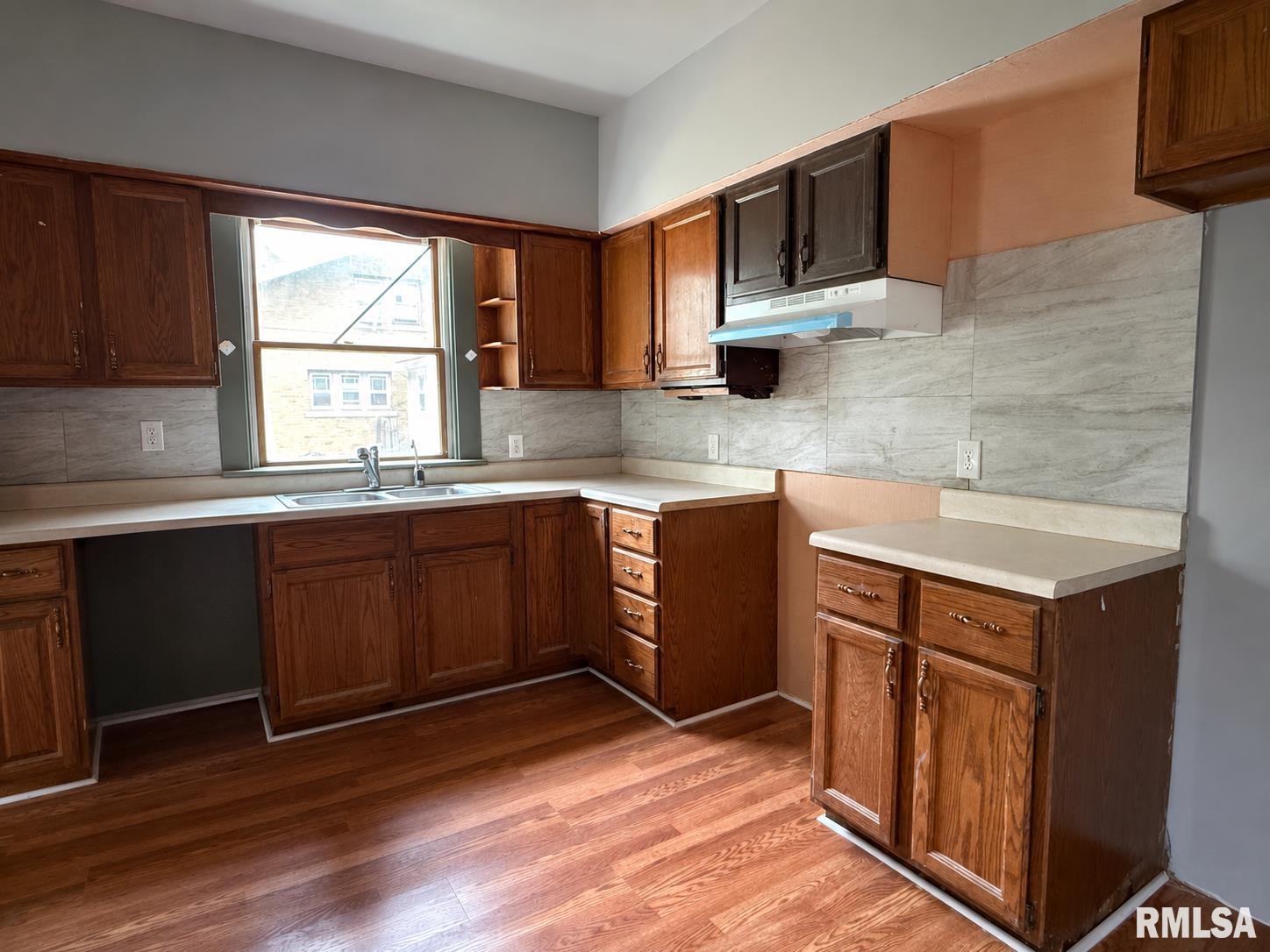 2141 North Prospect Road Peoria, IL 61603 - Photo 18 of 42