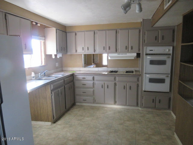 1430 Basham Road Globe, AZ 85501 - Photo 3 of 5 8