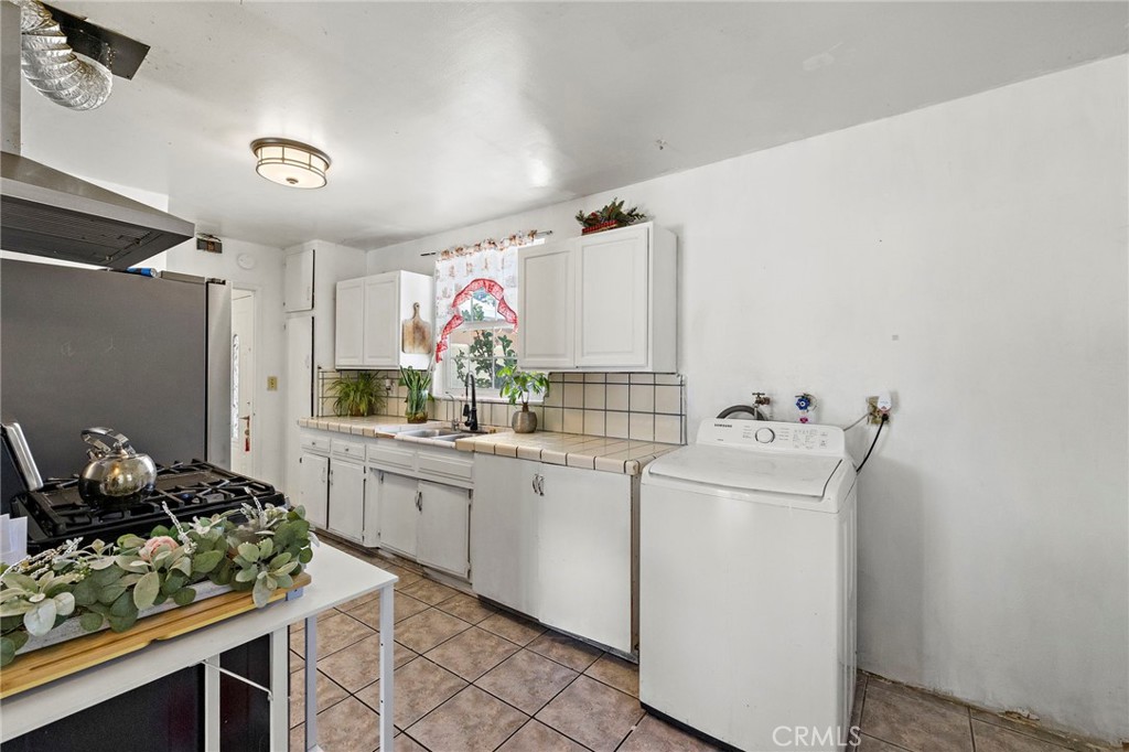 9102 Pacific Anaheim, CA 92804 - Photo 5 of 27