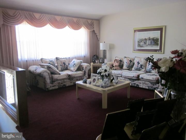 11 Lanfair Road Evesham, NJ 08053 - Photo 2 of 23 Gallery Image 2