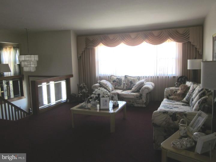 11 Lanfair Road Evesham, NJ 08053 - Photo 4 of 23 Gallery Image 4