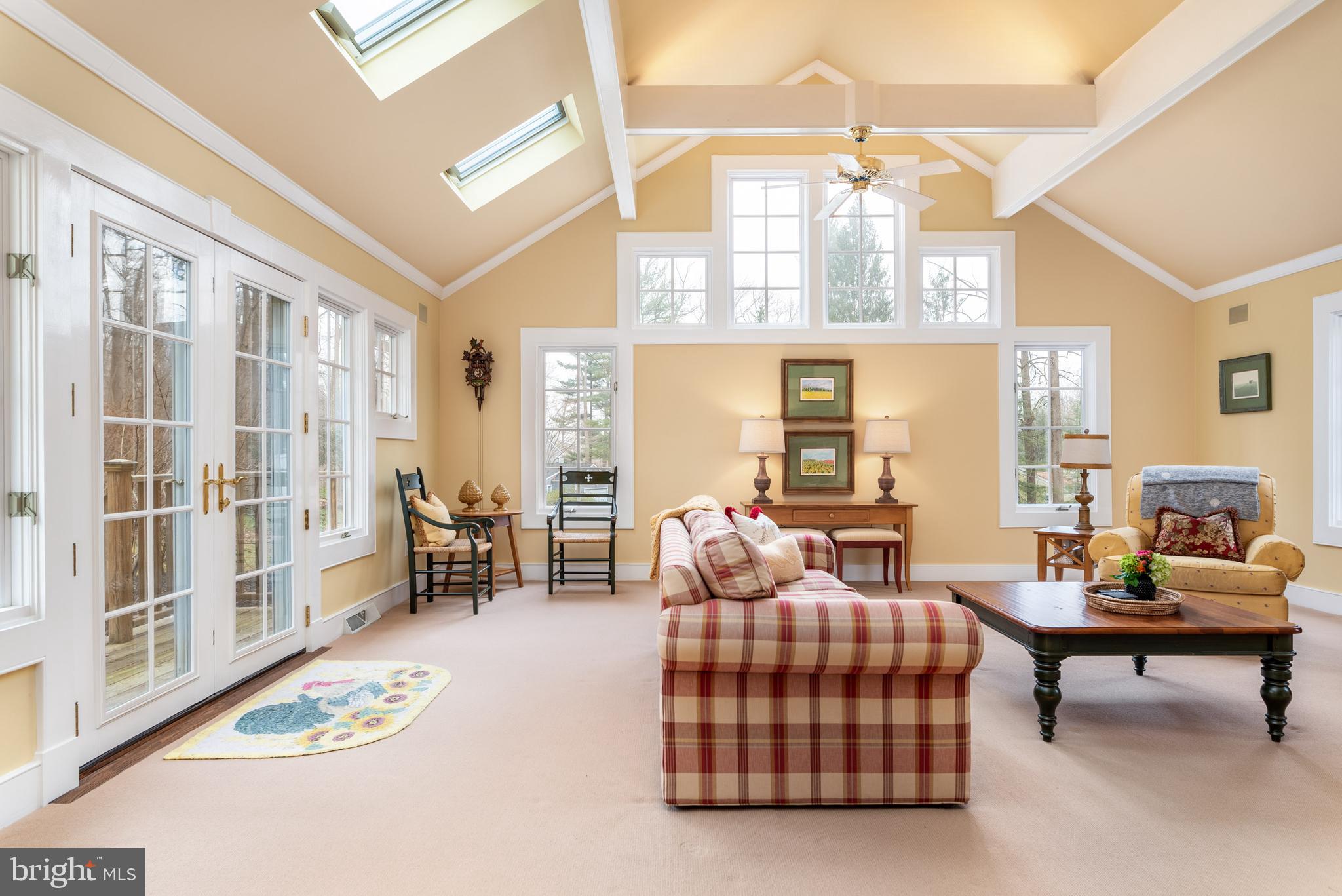 3305 Goshen Road Newtown Square, PA 19073 - Photo 10 of 33 Great Room; Skylights; Palladian Windows