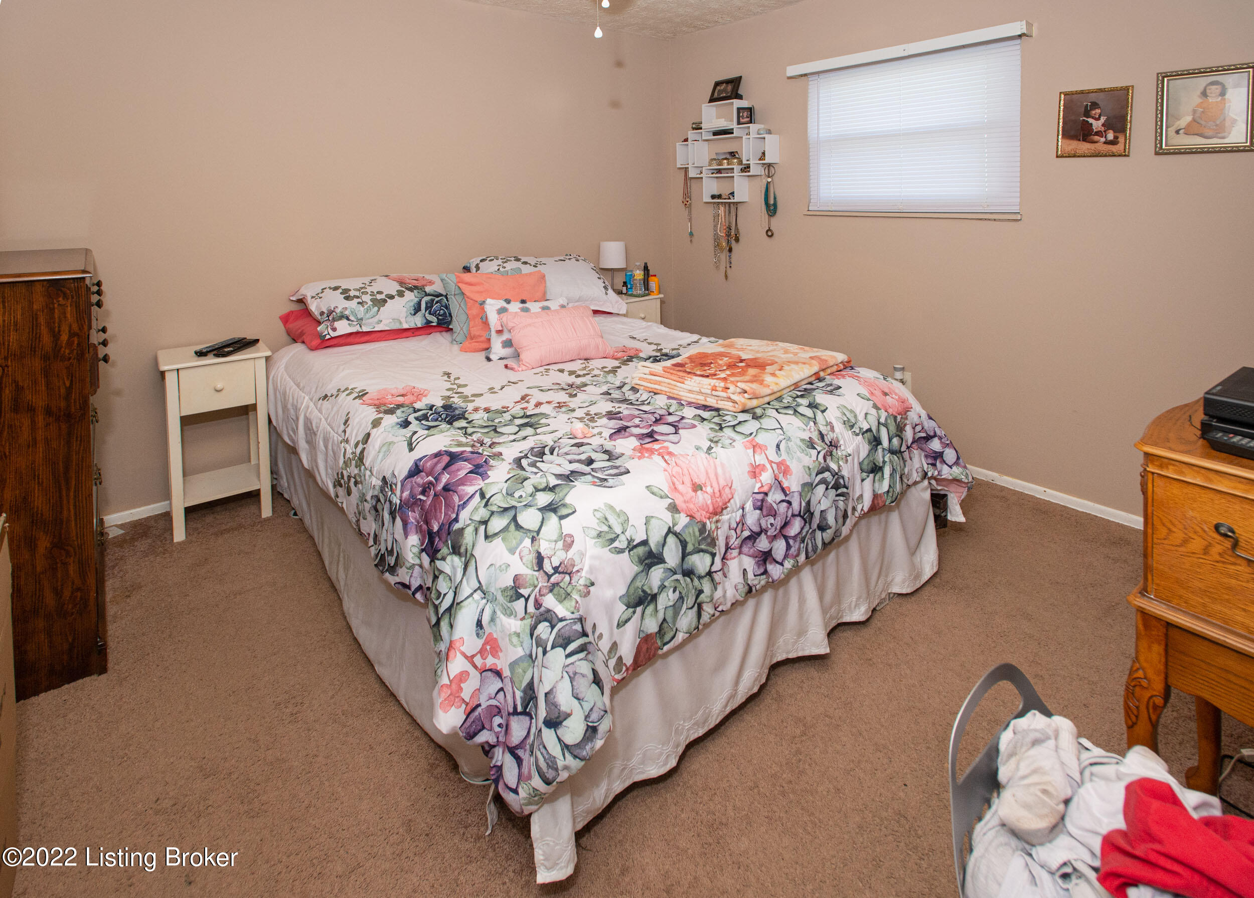 807 Blossom Road Louisville, KY 40229 - Photo 10 of 25 807BlossomRd_1017
