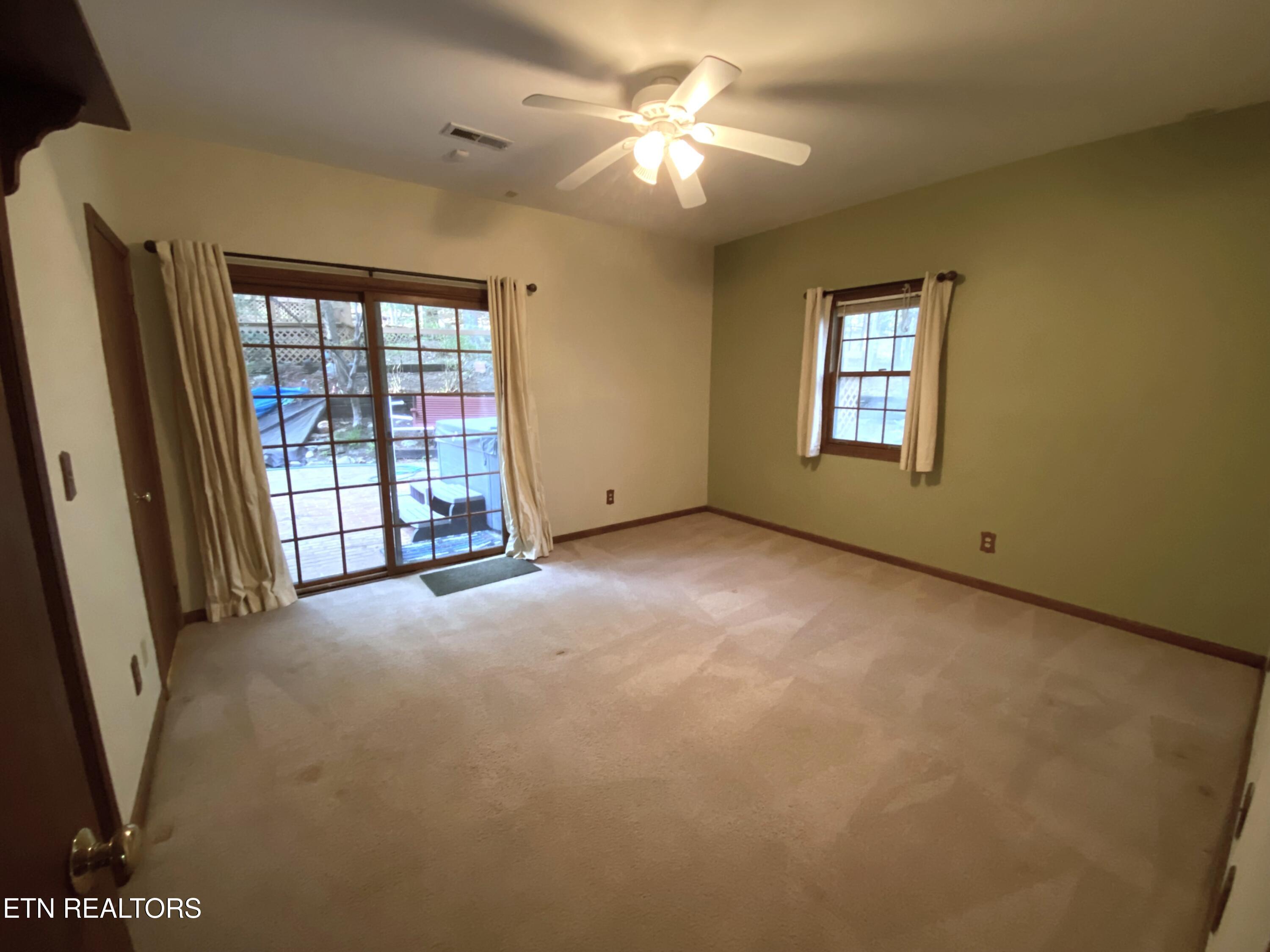 118 Mohawk Road Oak Ridge, TN 37830 - Photo 21 of 53 Main Level-Master Bedroom 1b