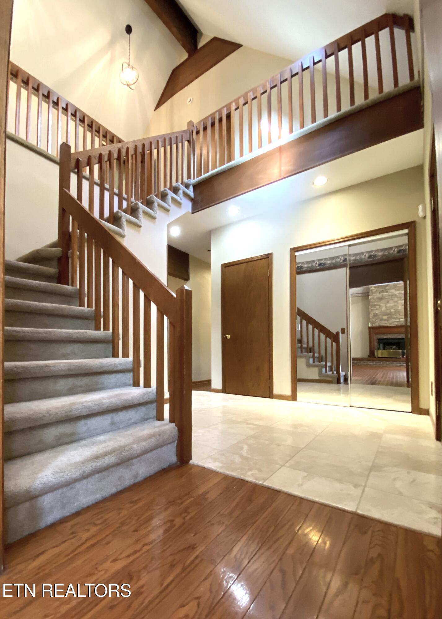 118 Mohawk Road Oak Ridge, TN 37830 - Photo 27 of 53 Staircase to Upstairs-2