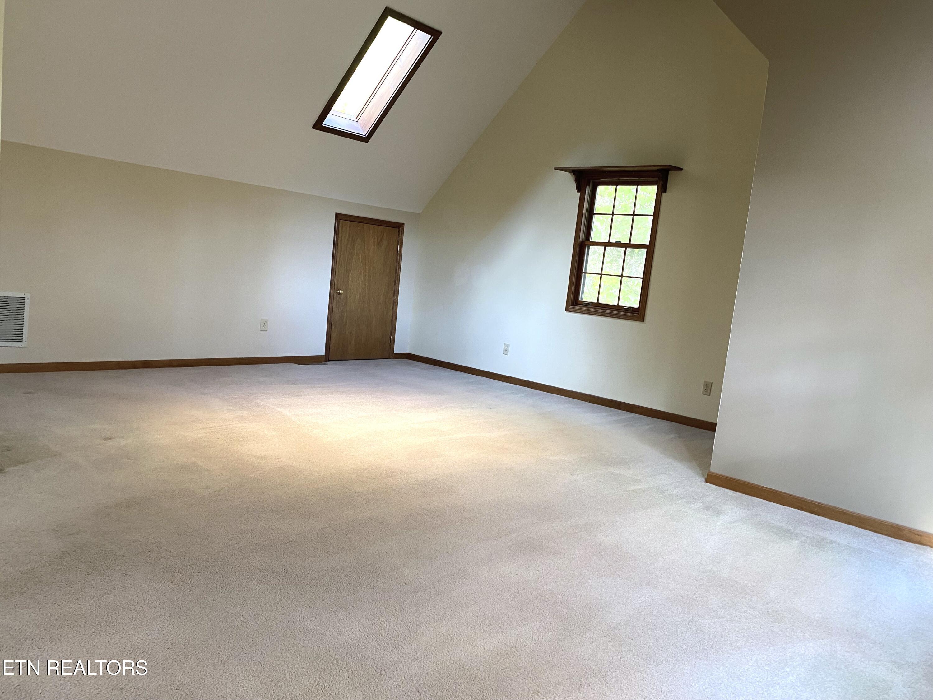 118 Mohawk Road Oak Ridge, TN 37830 - Photo 28 of 53 Upstairs Master Bedroom 1b2