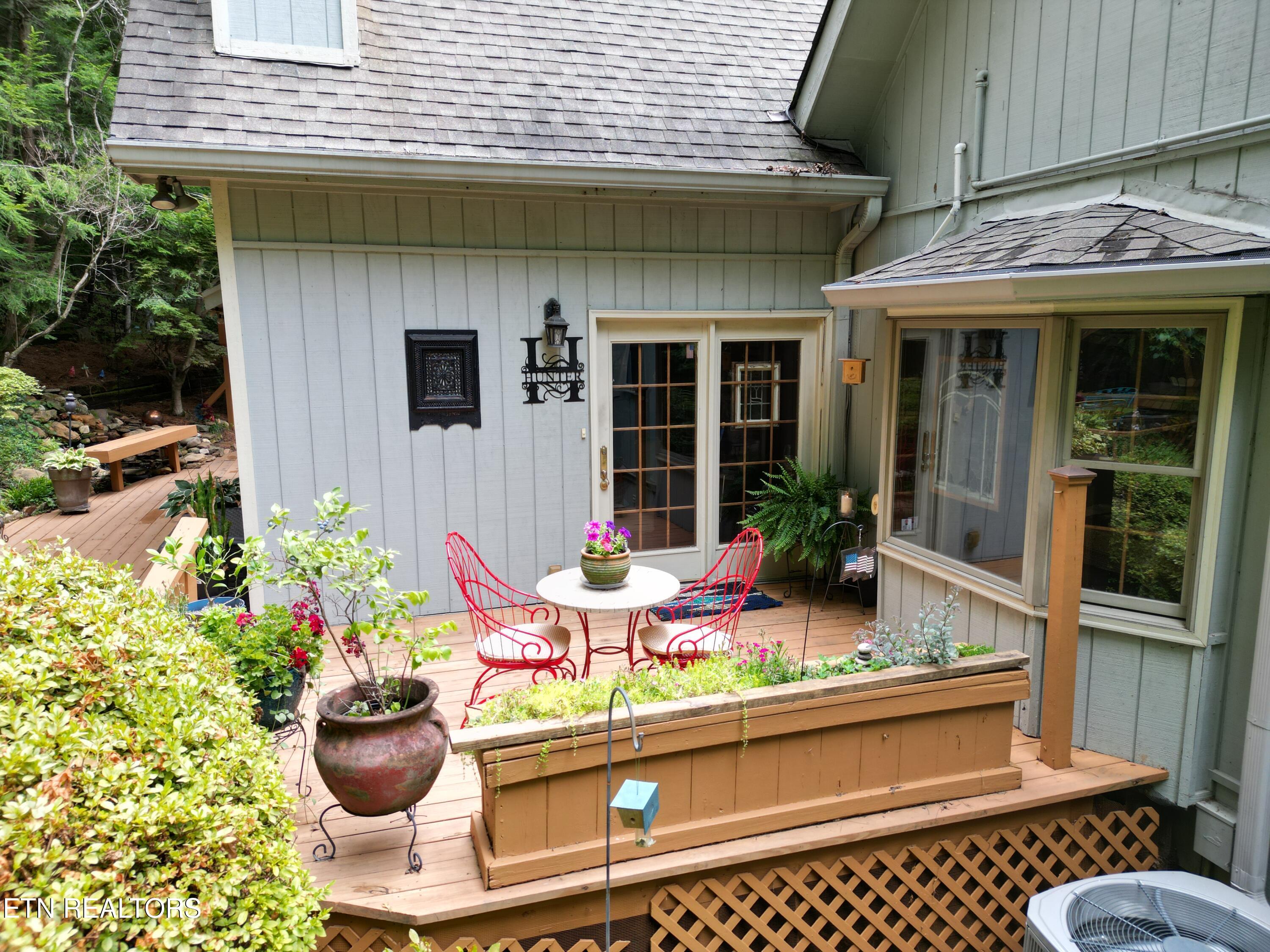 118 Mohawk Road Oak Ridge, TN 37830 - Photo 38 of 53 Back Patio 1b