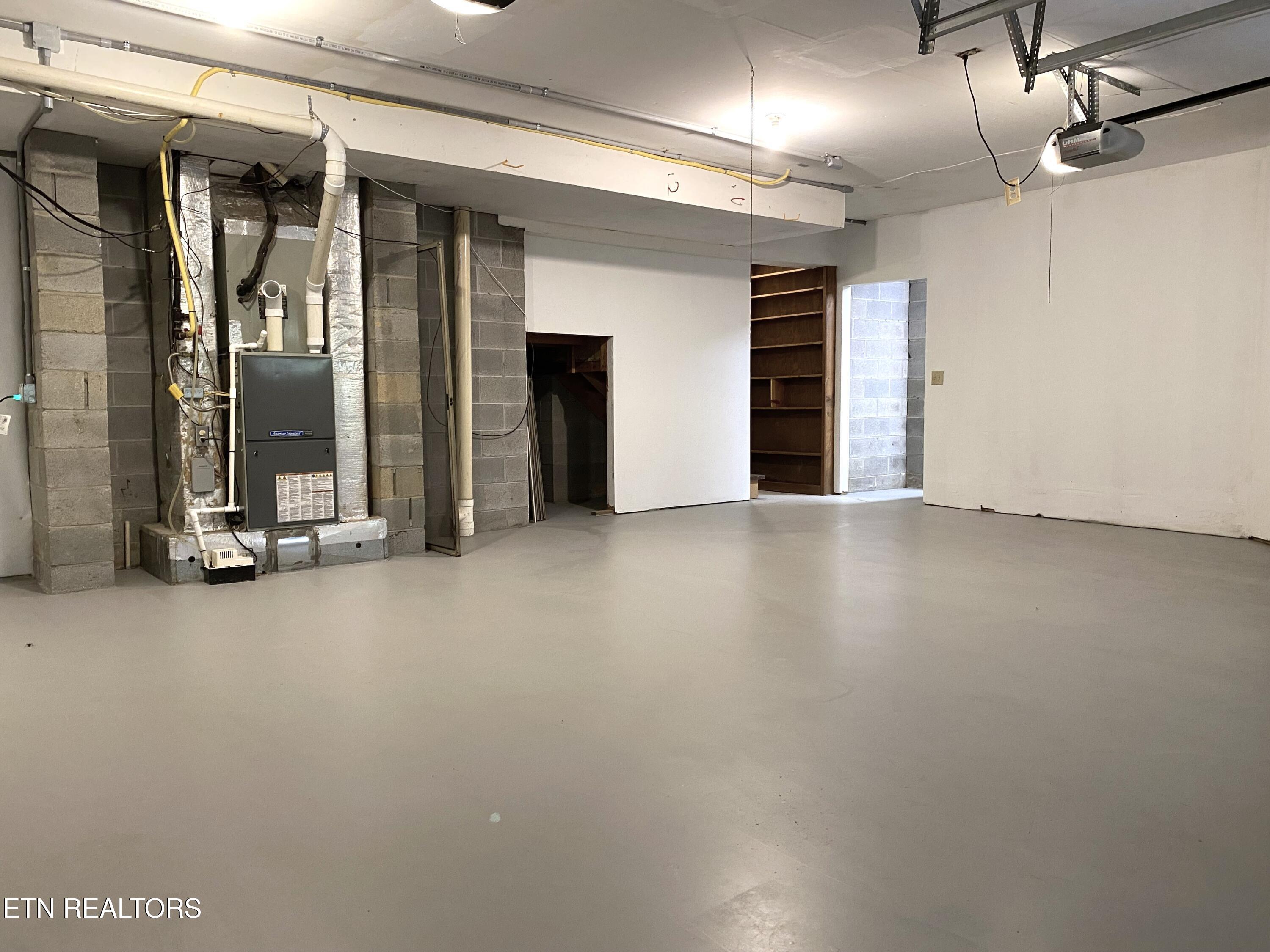 118 Mohawk Road Oak Ridge, TN 37830 - Photo 51 of 53 Garage 1a