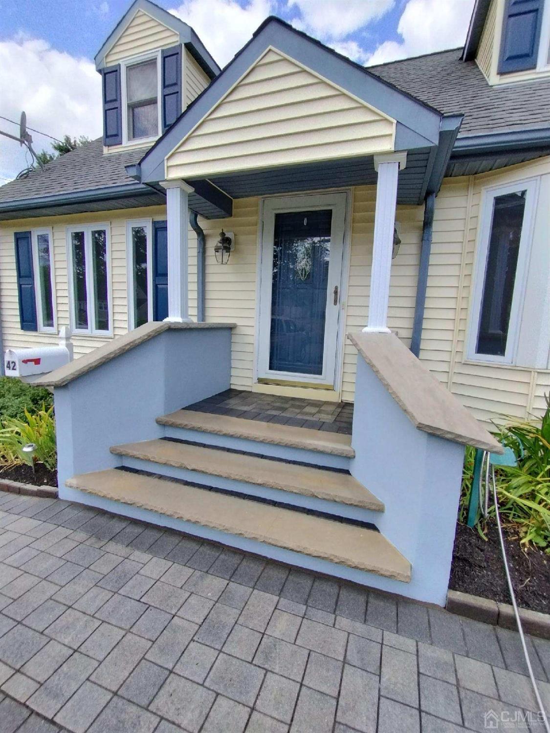 42 Wilcox Road New Brunswick, NJ 08901 - Photo 4 of 27 Gallery Image 4