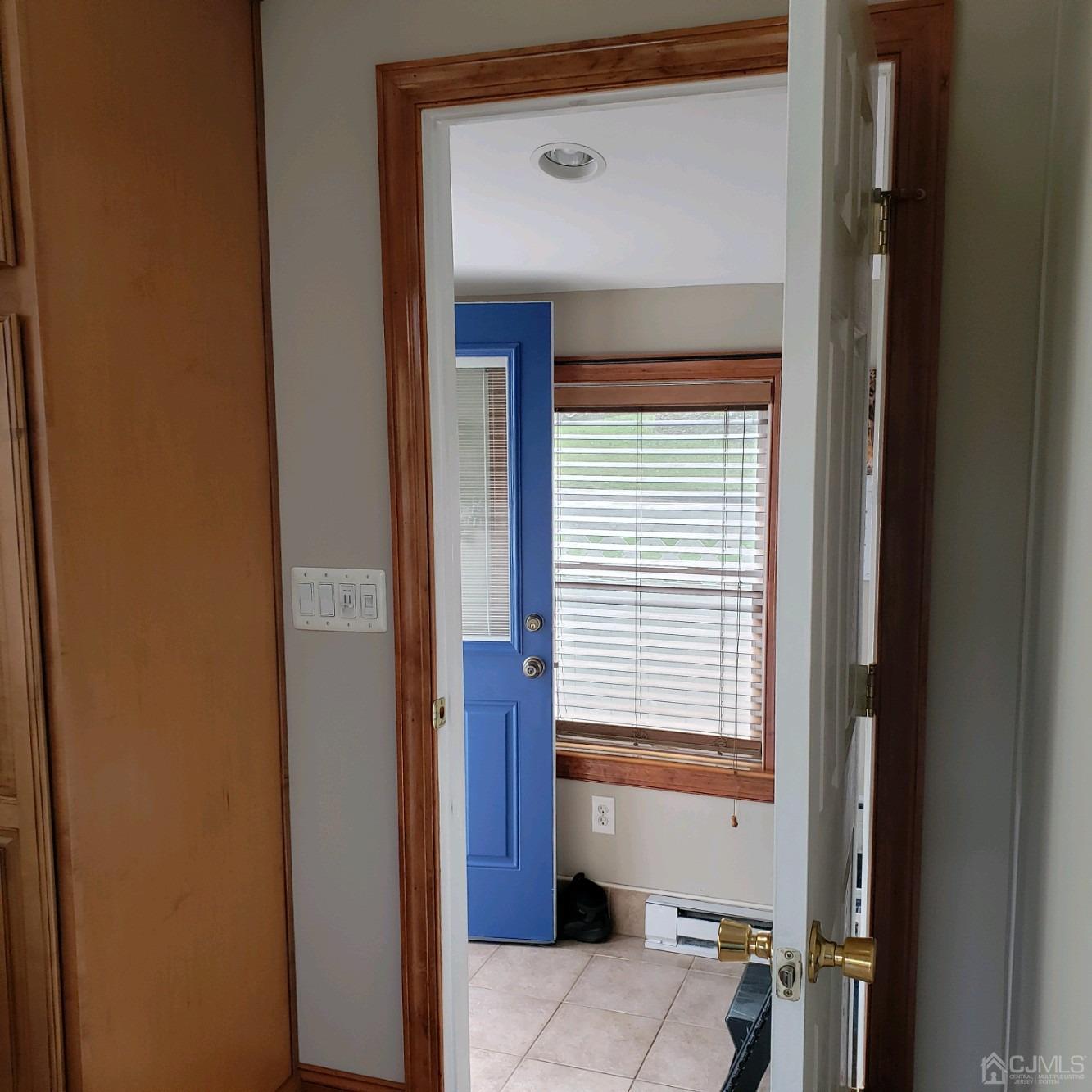 42 Wilcox Road New Brunswick, NJ 08901 - Photo 8 of 27 Mud room