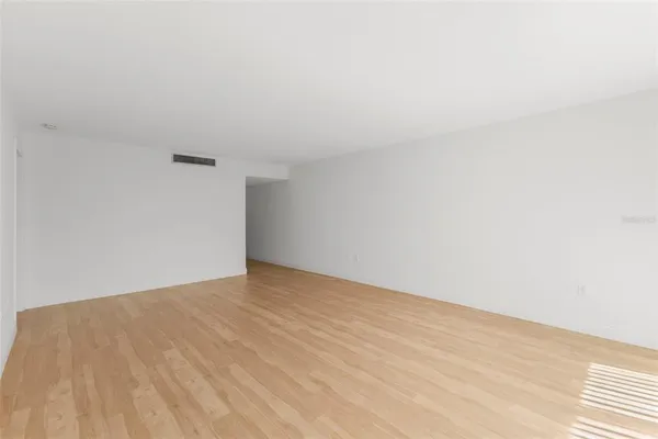 $1,750 | 1001 Pearce Drive, Unit 302, Clearwater, FL 33764