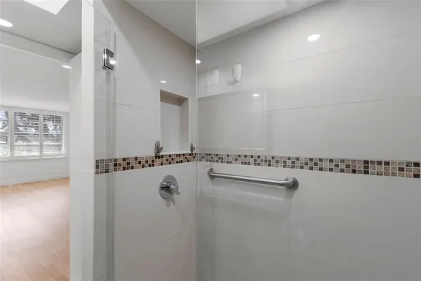 $1,750 | 1001 Pearce Drive, Unit 302, Clearwater, FL 33764