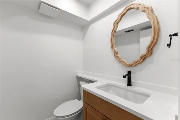 $1,750 | 1001 Pearce Drive, Unit 302, Clearwater, FL 33764