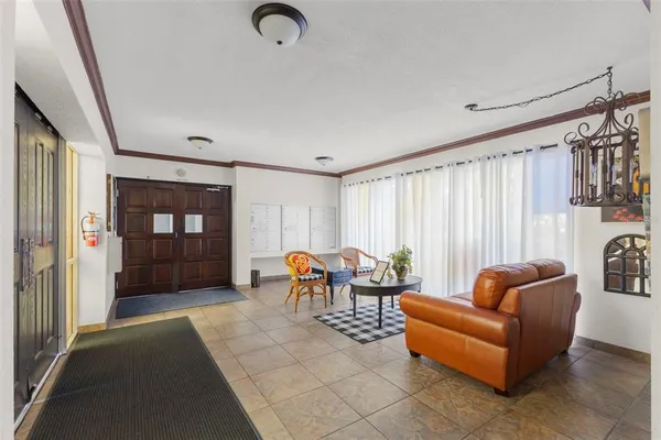 $1,750 | 1001 Pearce Drive, Unit 302, Clearwater, FL 33764