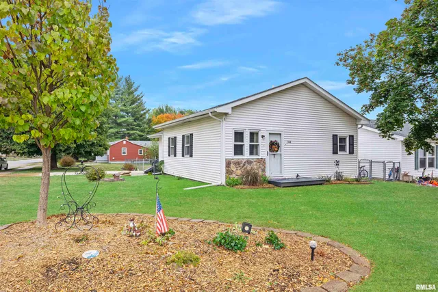 $99,900 | 304 South Main Street, Bellevue, IL 61604