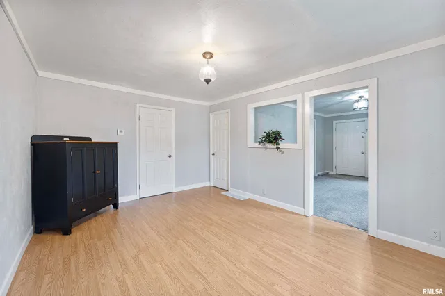 $99,900 | 304 South Main Street, Bellevue, IL 61604