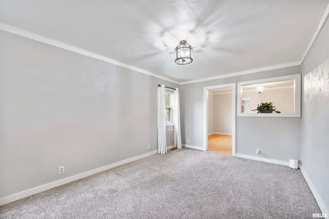 $99,900 | 304 South Main Street, Bellevue, IL 61604