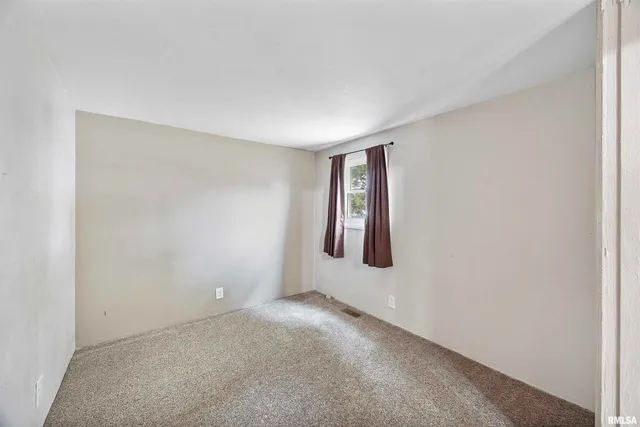 $99,900 | 304 South Main Street, Bellevue, IL 61604