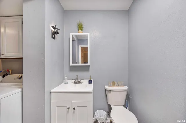 $99,900 | 304 South Main Street, Bellevue, IL 61604