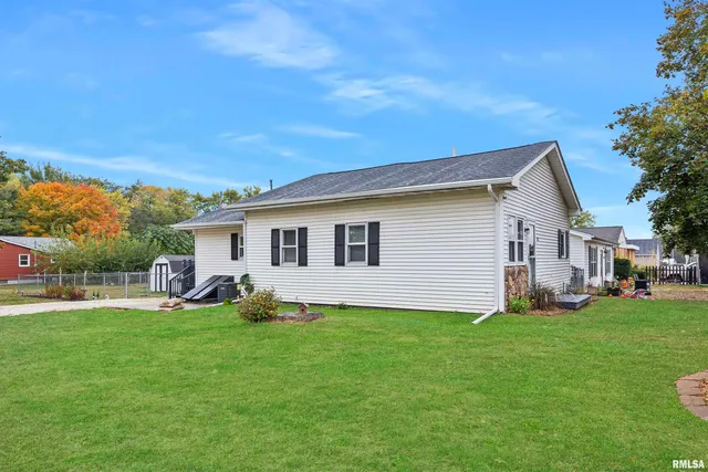 $99,900 | 304 South Main Street, Bellevue, IL 61604