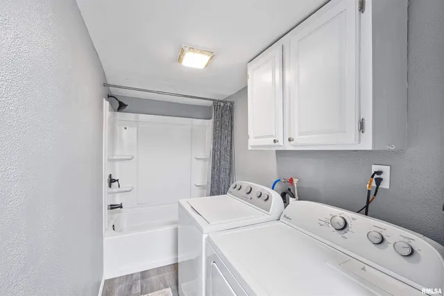 $99,900 | 304 South Main Street, Bellevue, IL 61604