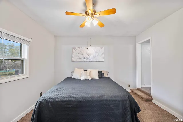 $99,900 | 304 South Main Street, Bellevue, IL 61604