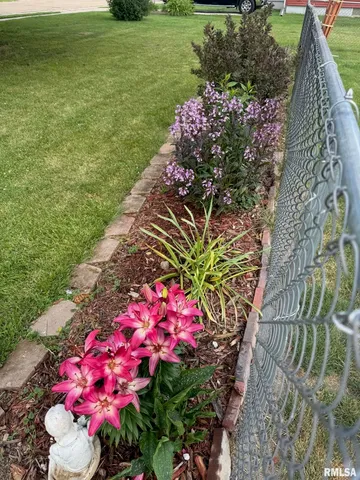 $99,900 | 304 South Main Street, Bellevue, IL 61604