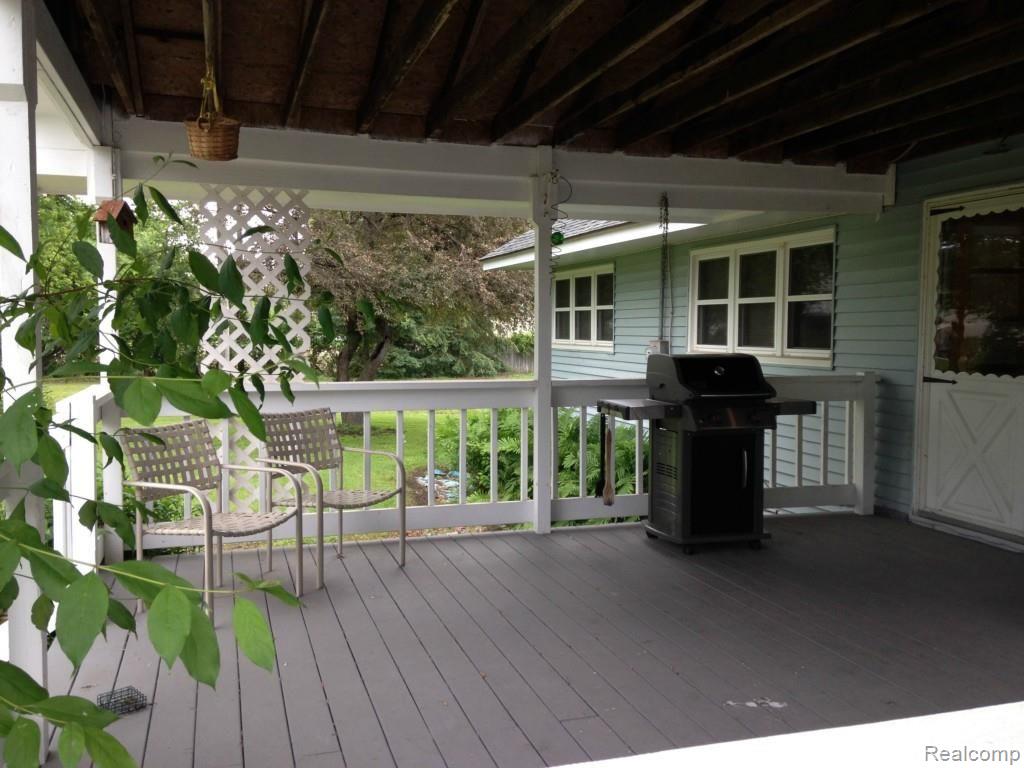 30490 Pennsylvania Road Romulus, MI 48174 - Photo 34 of 45 IMG_2103.jpg