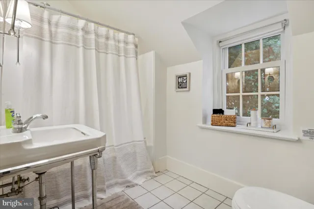 $1,800 | 565 Upper Pike Creek Road, Newark, DE 19711