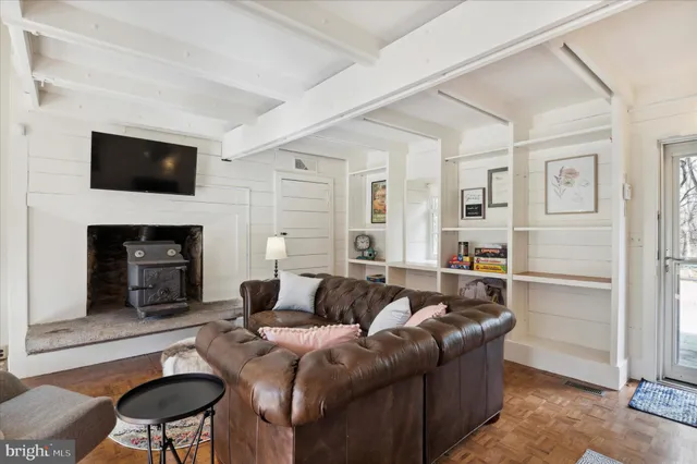 $1,800 | 565 Upper Pike Creek Road, Newark, DE 19711