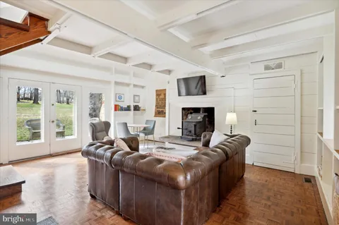 $1,800 | 565 Upper Pike Creek Road, Newark, DE 19711