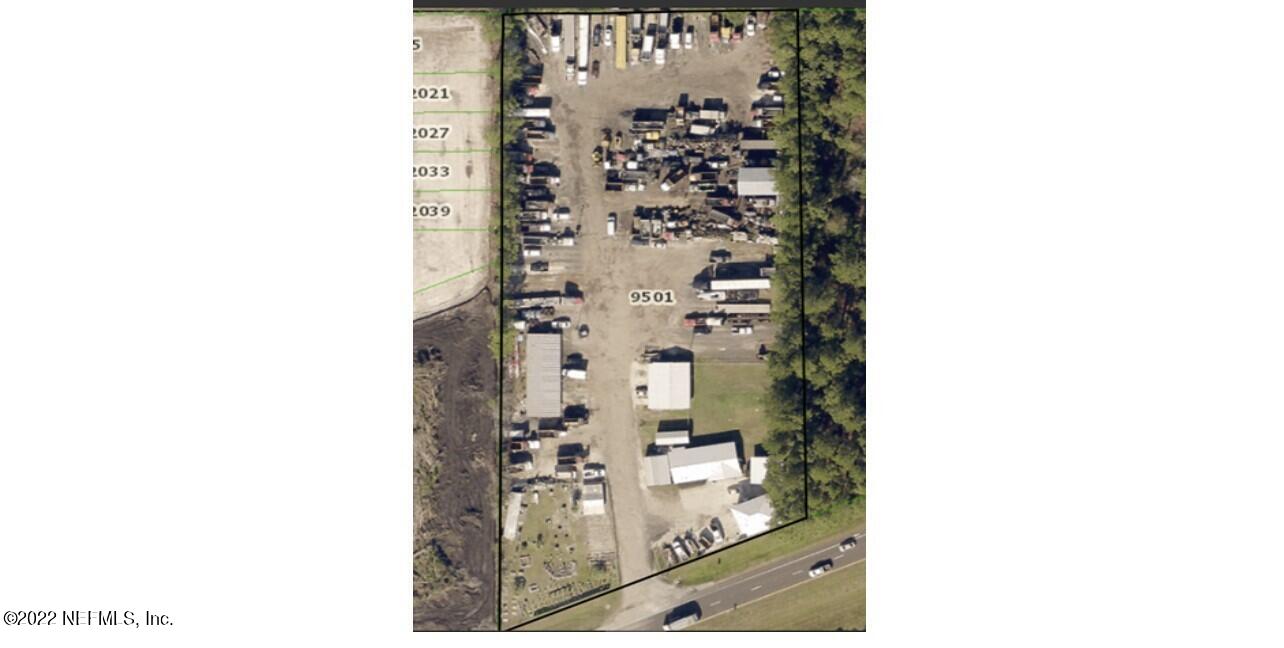 a view of bathroom with a shower curtain
