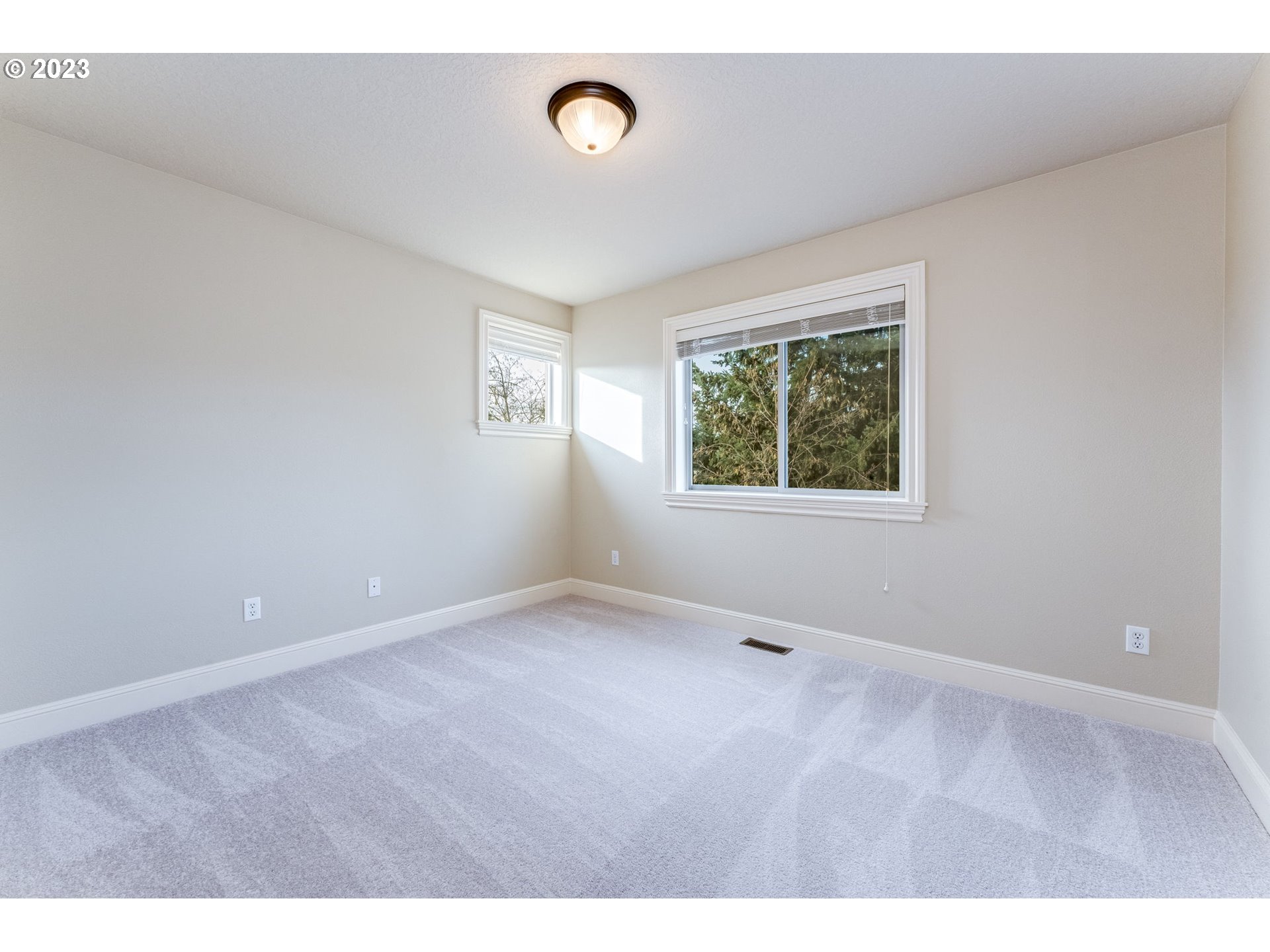 841 Northwest Sacajawea Place Camas, WA 98607 - Photo 33 of 48 an empty room with windows