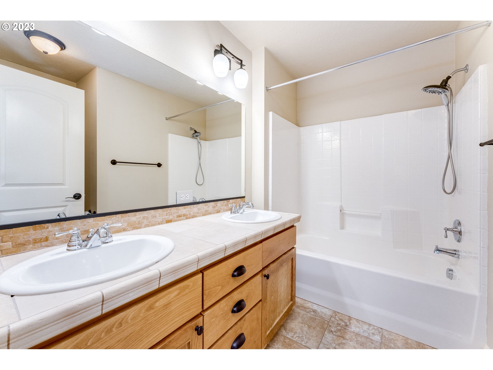 841 Northwest Sacajawea Place Camas, WA 98607 - Photo 35 of 48 Bathroom