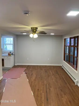 $299,900 | 1341 Highway 9W, Bethlehem, NY 12158