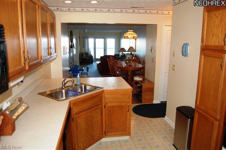 13101 West Lake Road, Unit 3 Vermilion, OH 44089 - Photo 16 of 25 Gallery Image 16