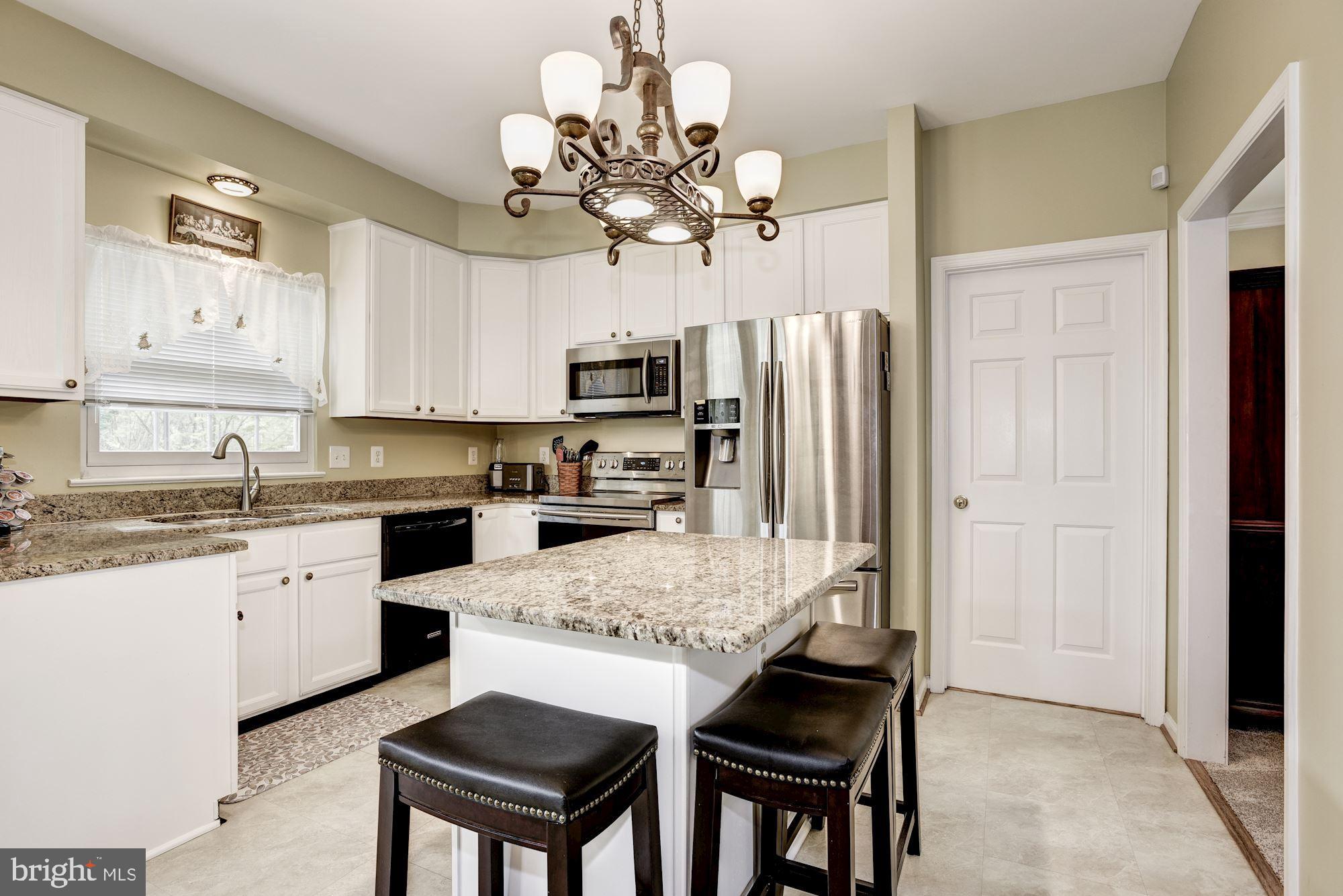 20709 Rainsboro Drive Ashburn, VA 20147 - Photo 5 of 28