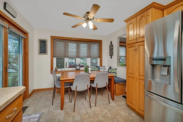 $320,000 | 13808 Sandra Lane, Crestwood, IL 60418