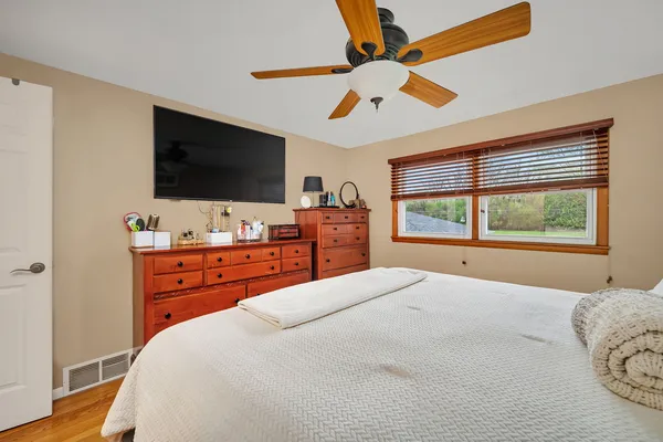 $320,000 | 13808 Sandra Lane, Crestwood, IL 60418
