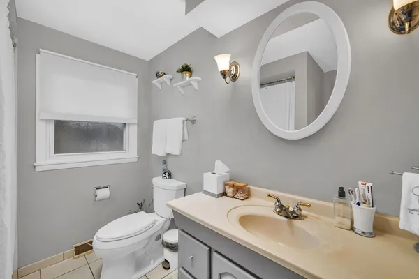$320,000 | 13808 Sandra Lane, Crestwood, IL 60418