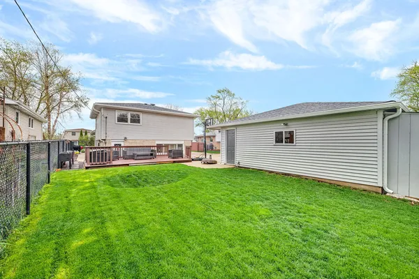 $320,000 | 13808 Sandra Lane, Crestwood, IL 60418
