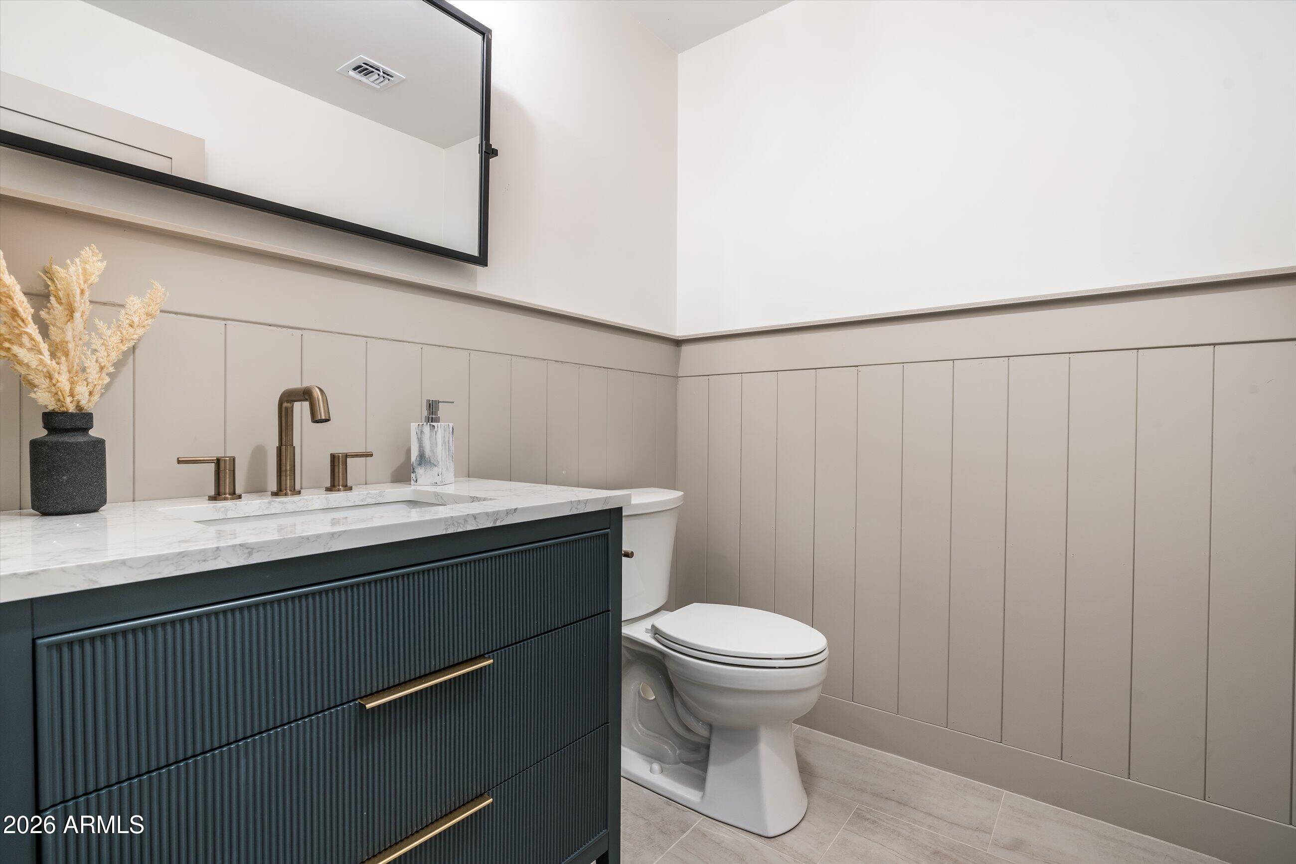 4515 North 35th Street Phoenix, AZ 85018 - Photo 20 of 36 Powder Room