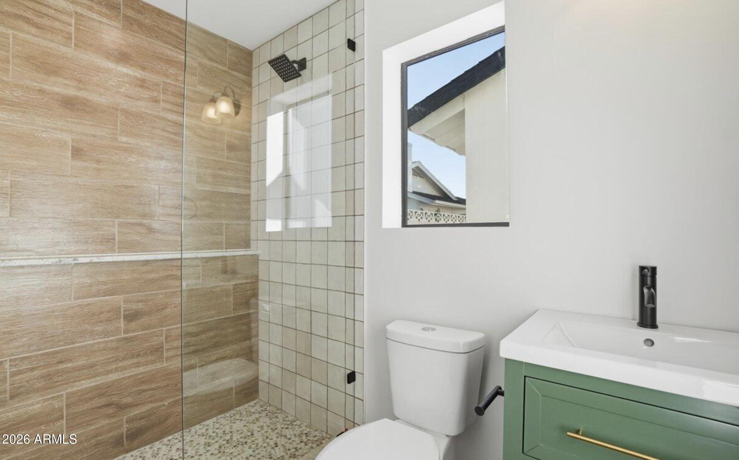 4515 North 35th Street Phoenix, AZ 85018 - Photo 29 of 36 Guest House Bath