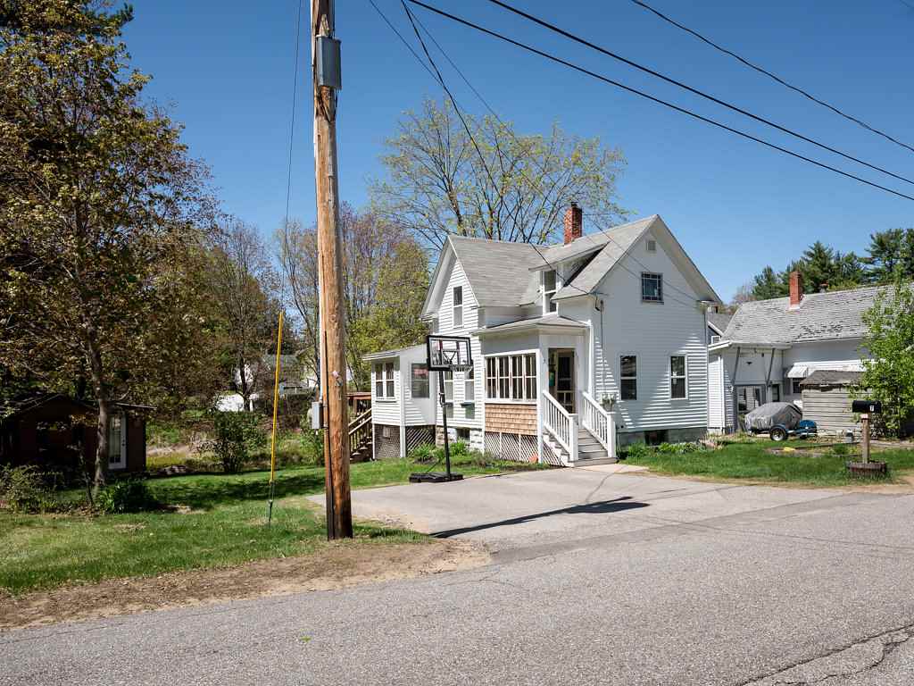 7 Richardson Street Rochester, NH 03867 - Photo 1 of 17